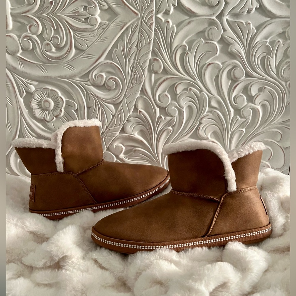 Skechers Women's Chestnut Brown Sherpa-Lined Ankle Camp Booties